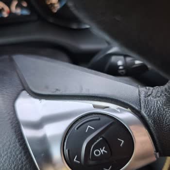 Ford Yetkili Servisinin Direksiyon Krom Çerçeve Hasarını Kabul Etmemesi Ve Yüksek Ücret İstemi