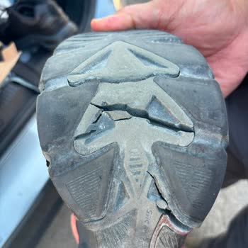 Skechers Ayakkabısında Hızlı Çatlak Ve Deformasyon, İade Ve Değişim Reddi