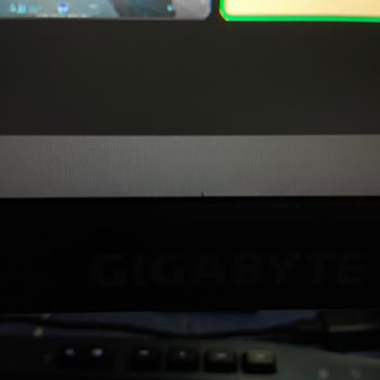 Pantalla Gigabyte G24F-2 Con Pixel Muerto Recurrente y Línea Horizontal