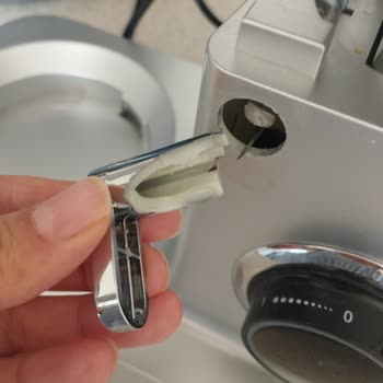 Schafer Pro Chef Gusto Hamur Yoğurma Makinesinde Açma Kapama Düğmesi Kırıldı Ve Yedek Parça Bulunamıyor