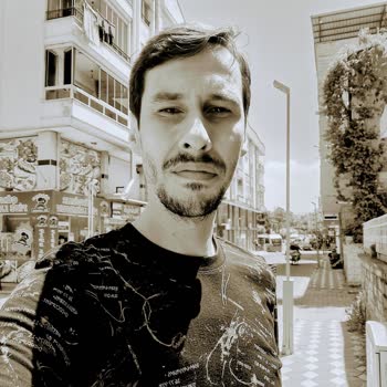 Omix X6 Portre Modunda Yüz Oranları Bozulması