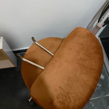 Garanti Altındaki Uzman Sandalyeler Kısa Sürede Kırıldı Ve Firma Yanıt Vermiyor