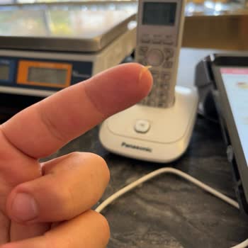 Migros'ta Zeytinli Baget Ekmekte Tırnak Benzeri Yabancı Madde