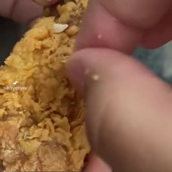 Popeyes Tavuğun İçinde Tüy Vardı