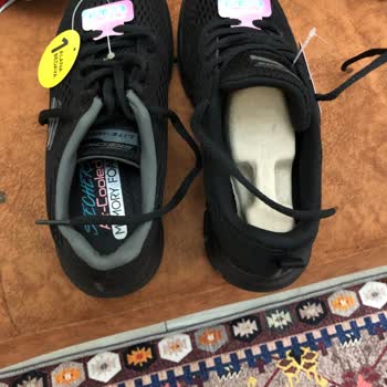 Tekler Farklı Gelen Skechers Ayakkabılar İçin Değişim Veya İade Talebi