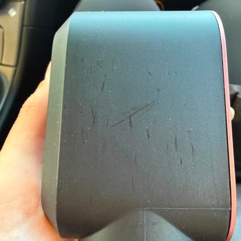 Dyson Airwrap Başlıklarındaki Çizik Ve Mağaza İlgisizliği