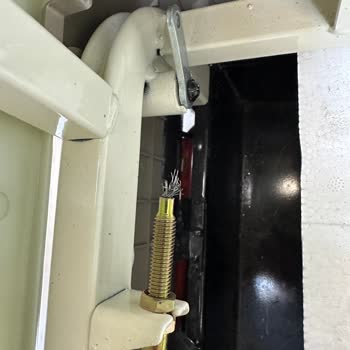 Koltuk Mekanizması Koptu, Garanti Reddedildi Ve Servis Yanıt Vermedi