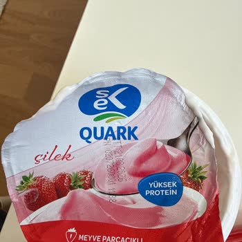 Son Tüketim Tarihinden Uzun Süre Önce Küflü Quark Yoğurdu