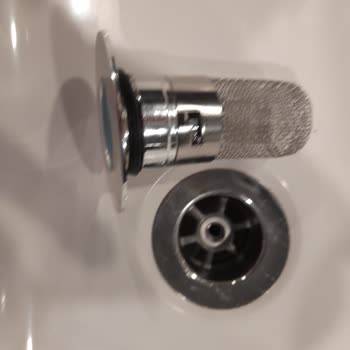 Yamuk Ve Uymayan Lavabo Süzgeci Ve İletişim Sorunu Nedeniyle İade Talebi