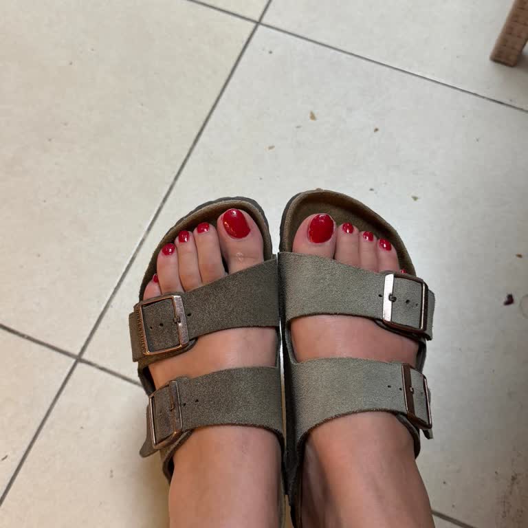 Birkenstock Terliğinde Renk Farkı Üretim Hatası Ve Değişim Talebi