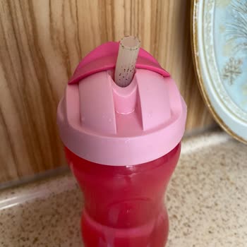 Wee Baby Çocuk Suluğu Pipetinde Siyah Lekeler Ve Sızdırma Sorunu