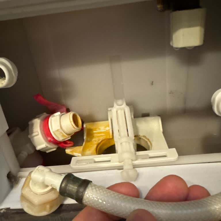Visam Gömme Rezervuarının Kısa Sürede Çoklu Arızaları Ve Su Kaçağı