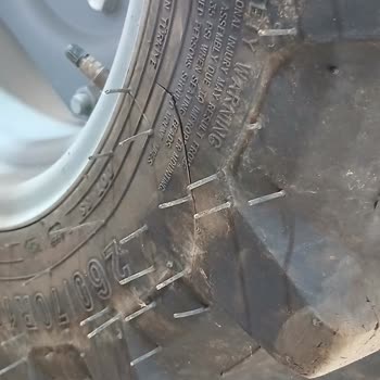 Yeni Traktörümde 5 Ayda Lastik Çatlaması Ve Garanti Reddi