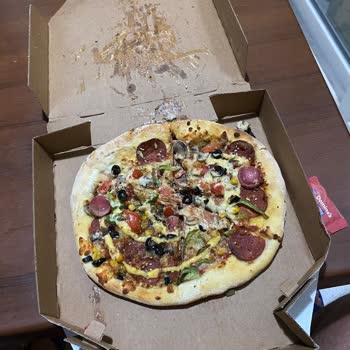Alanya Şubesinde Kalitesiz Pizza Ve Cevapsızlık