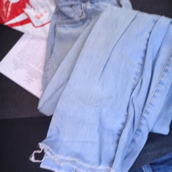 Yanlış Beden Ve Yırtık Pantolonlar İçin Hemen İade İstiyorum