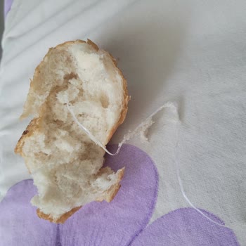 Ekmeğin İçinden Çıkan Plastik Parça Çocuğumun Boğazına Takıldı