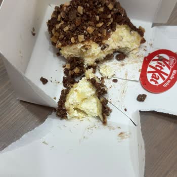 Starbucks Kitkat Rulo Pastasında Kıl Bulunması Hijyen İhlali Ve Müşteri Memnuniyetsizliği