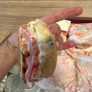 Küflü Sandviç Üzerindeki Hijyen İhlali Ve Ücret İadesi Talebi
