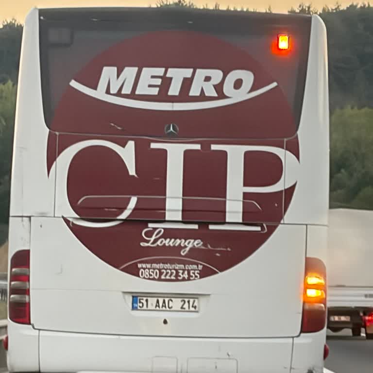 Metro Turizm Otobüs Sürücüsü Trafikte Tehlikeli Ve Agresif Davrandı