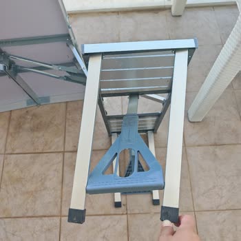 Robo Türkiye Katlanır Kamp Masası Kısa Sürede Kırıldı, Çözüm Bekliyor