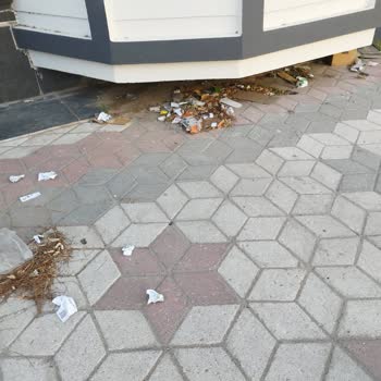 Manisa Akhisar A101 Mağazası Çöp Bırakma Ve Hijyen İhmali