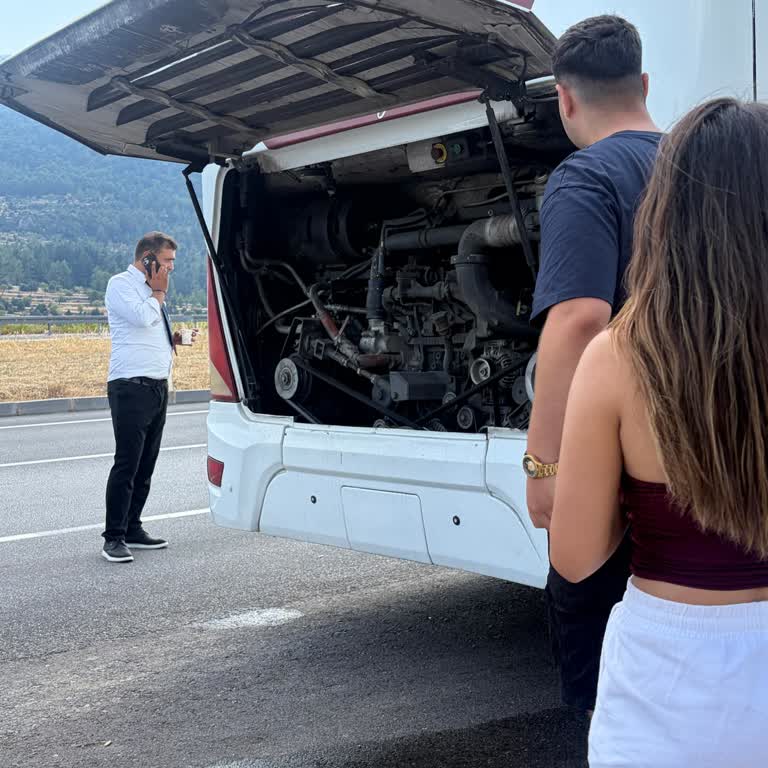 Patlamış Borulu Araçta 6 Saat Sıcakta Yardımcı Araç Gönderilmemesi