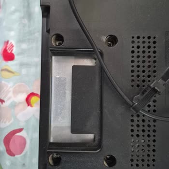 Yetkili Servisin TV Tamiri Sonrası Kasa Kırılması Ve Çözüm Beklentisi