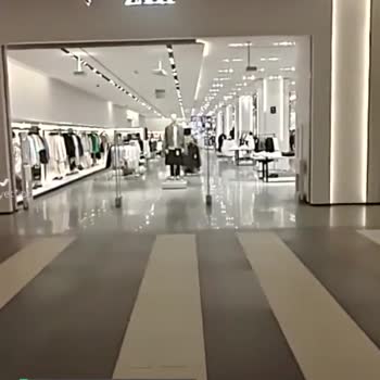 Zara Personelin Sert Tavrı
