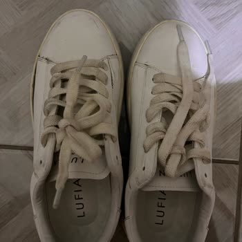 Adel Kadın Sneaker Ayakkabısının Yan Açılmaları Nedeniyle Değişim İsteği