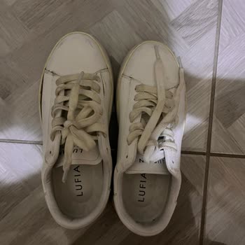 Adel Kadın Sneaker Ayakkabısının Yan Açılmaları Nedeniyle Değişim İsteği