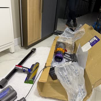 Dyson V15 Süpürge Serviste Her Seferinde Yeni Hasar Alıyor Ve Müşteri Hizmetleri Çözüm Sunmuyor
