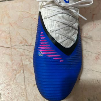 Nike Kramponu Kısa Sürede Deforme Oldu, Mağaza İadeyi Reddetti