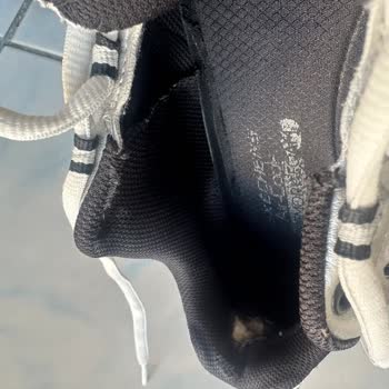 Skechers Ayakkabısının Kısa Sürede Yırtılması Ve Mağazanın Reddi