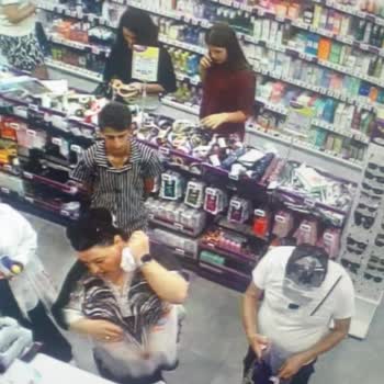 Kasada Unutulan Gözlüğüm Çalındı, Mağaza Çözüm Sunmadı