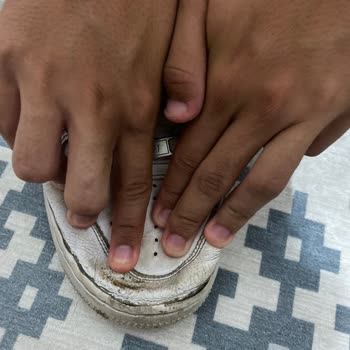 Nike Air Force Ayakkabısının Altı Ayda Açılması Ve Mağazanın Sadece Fiş Talebi