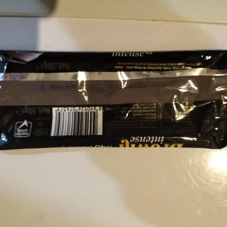 Şok Market’te Satılan Eti Browni Intense Ürünlerinde Şeker Taneleri Sorunu