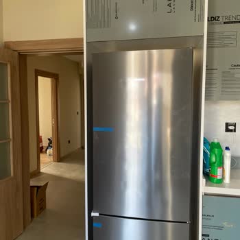 Teslimattan Hemen Sonra Kapaklarda Göçük Olan Buzdolabı İçin Yeni Ürün Değişimi Talebi