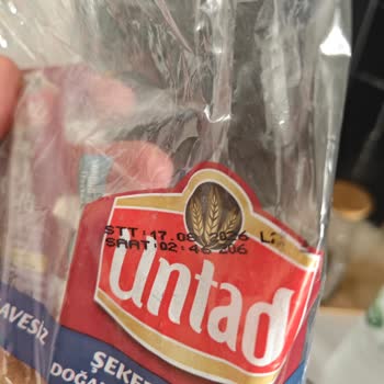 Untad Tam Buğday Ekmeği Son Tüketim Tarihine Rağmen Küflenmiş