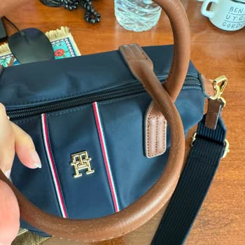 Boyner Tommy Hilfiger Çantada Deri Solma ve Dikiş Sorunu