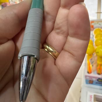 Faber-Castell Kaleminin Silikon Tutma Kısmı Kısa Sürede Çatladı
