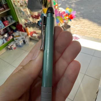 Faber-Castell Kaleminin Silikon Tutma Kısmı Kısa Sürede Çatladı