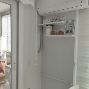 Montaj Hatası: Duvara Çatılan Borular Ve Bağlanmamış Su Tahliye Borusu