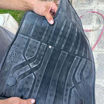 Renault Megane Orijinal Paspasların Hızlı Delinmesi Kalite Sorunu