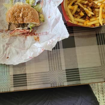 Lüleburgaz Salon Burger Şubesinden Aldığım Siparişte Kötü Ürün Kalitesi Ve Cevapsız İletişim