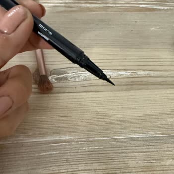 Nyx Eyeliner Kalemi Defolu, Tel Sorunu Nedeniyle Fırça Kılları Dağıldı Ve İade Talebi Reddedildi