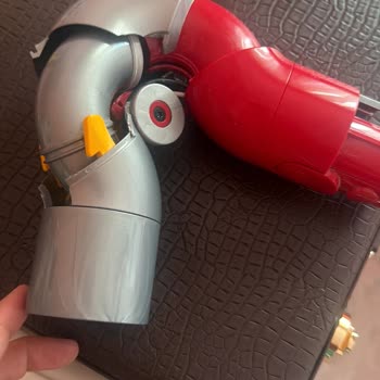 Dyson V15 Kedi Kumu Çekemiyor Ve Müşteri Hizmetleri Çözüm Sunmuyor