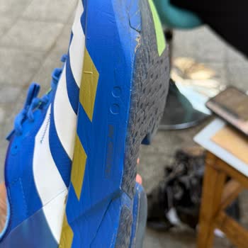 15 Bin TL'lik Adidas Adizero Koşu Ayakkabısında Kısa Sürede Yırtılma Ve Aşınma