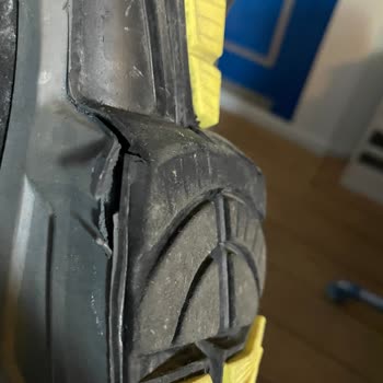 Uvex İş Ayakkabısının Tabanı Açıldı Ve Yırtıldı