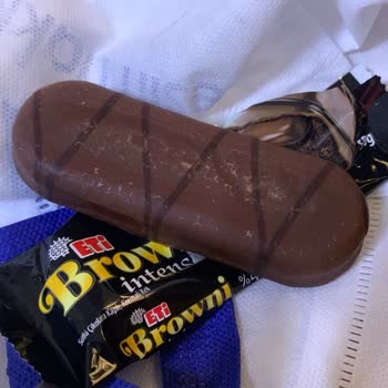 Eti Browni Intense Çikolatalı Keklerde Renk Bozukluğu Ve Güvenlik Endişesi