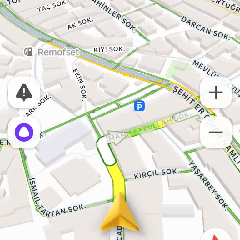 Güneşli Havada Sarı Rota Çizgisi Görünmez
